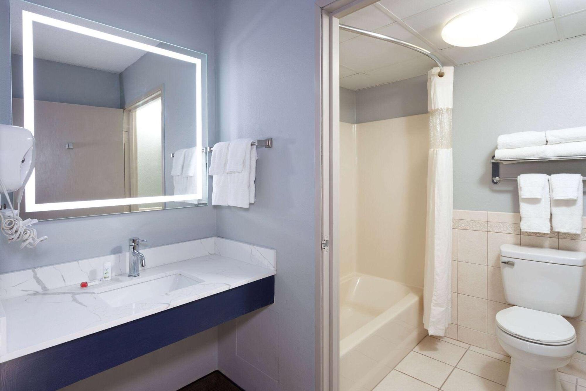 Americinn By Wyndham Peoria Exteriér fotografie